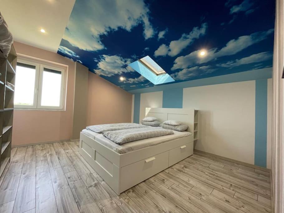 Arena Apartamento Szeged Exterior foto